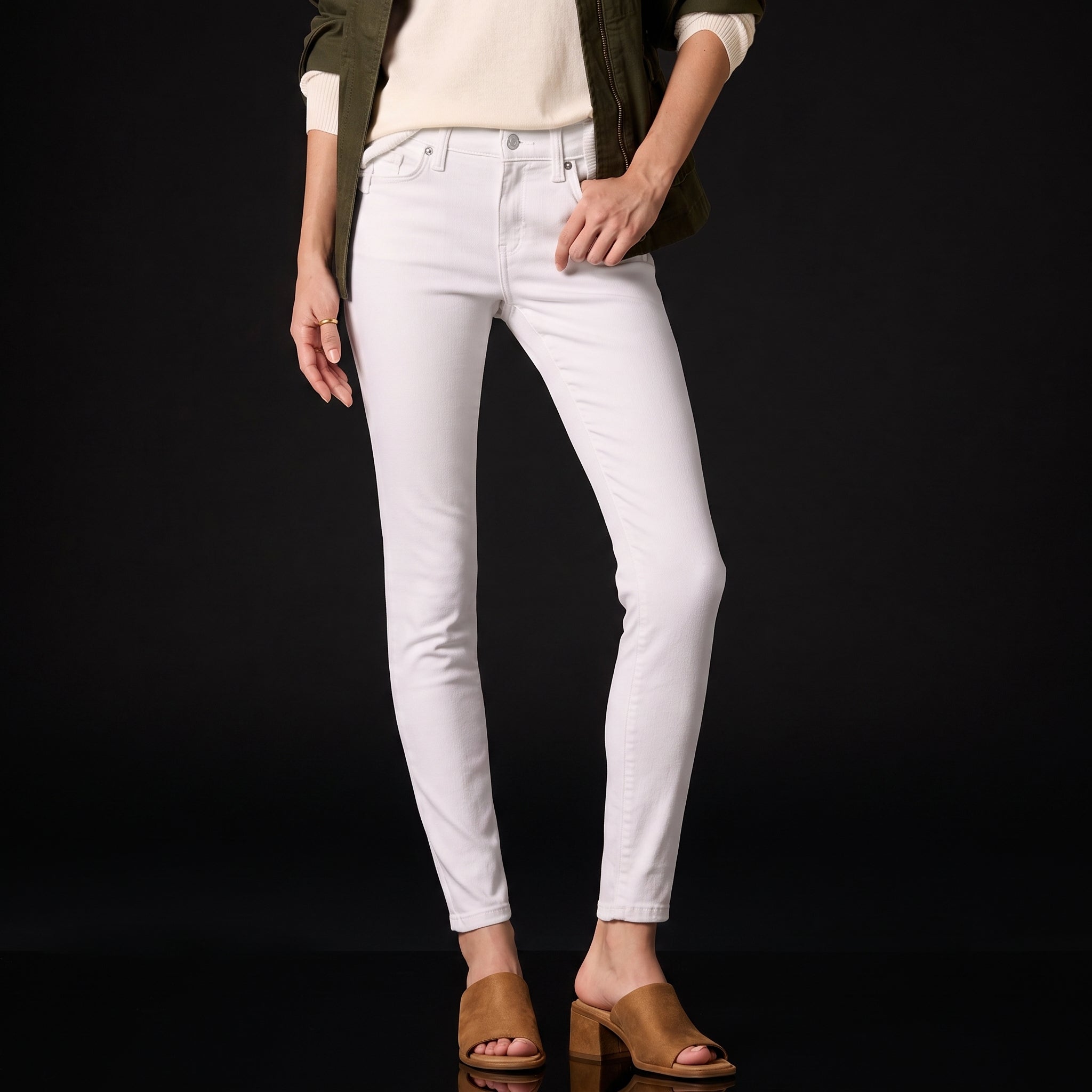 Amazon Essentials Women's Mid-Rise Stretchy Skinny Jeans