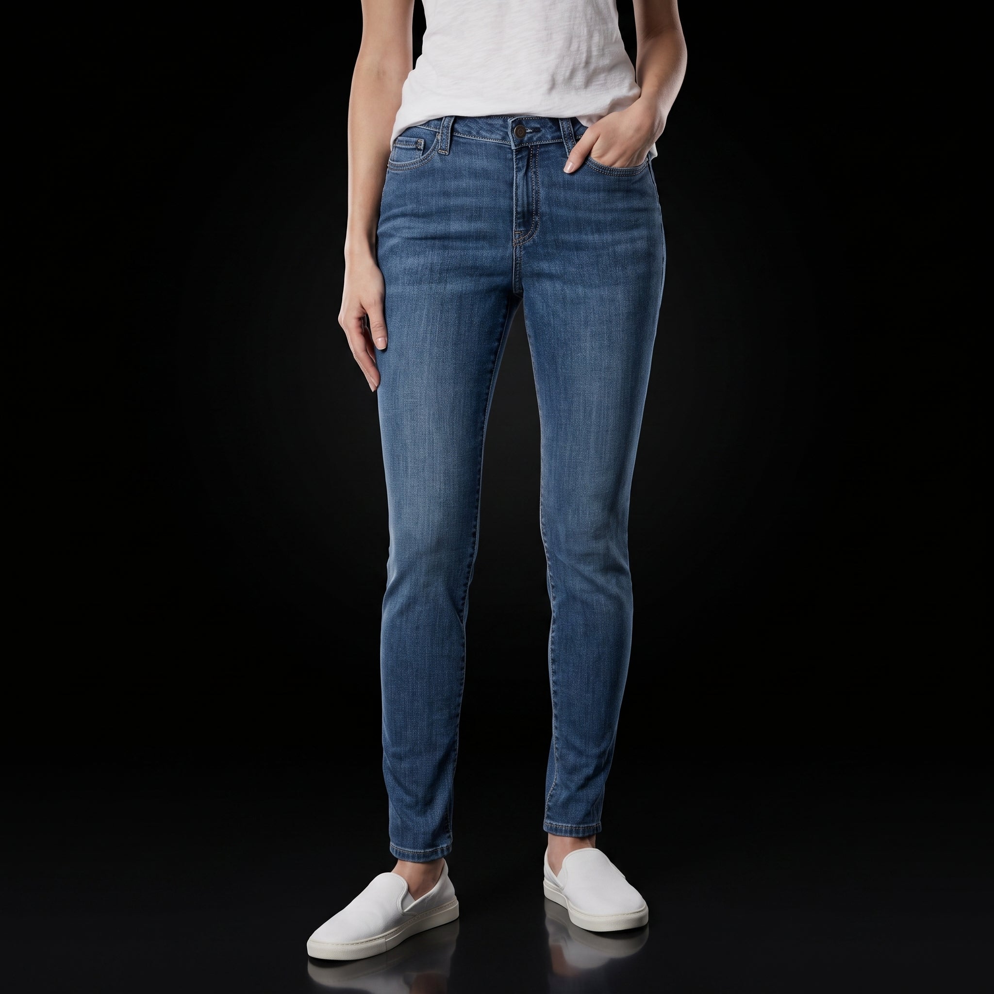 Amazon Essentials Women's Mid-Rise Stretchy Skinny Jeans
